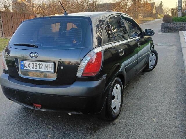 Черный Киа Рио, объемом двигателя 1.4 л и пробегом 297 тыс. км за 4500 $, фото 3 на Automoto.ua