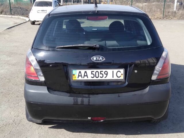 Черный Киа Рио, объемом двигателя 1.4 л и пробегом 132 тыс. км за 4000 $, фото 3 на Automoto.ua