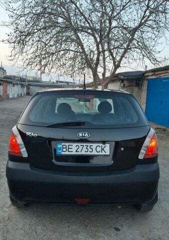 Черный Киа Рио, объемом двигателя 1.4 л и пробегом 201 тыс. км за 4200 $, фото 9 на Automoto.ua