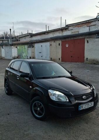 Черный Киа Рио, объемом двигателя 1.4 л и пробегом 201 тыс. км за 4200 $, фото 1 на Automoto.ua