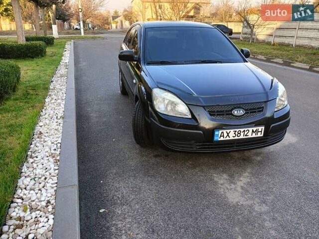 Черный Киа Рио, объемом двигателя 1.4 л и пробегом 297 тыс. км за 4500 $, фото 1 на Automoto.ua