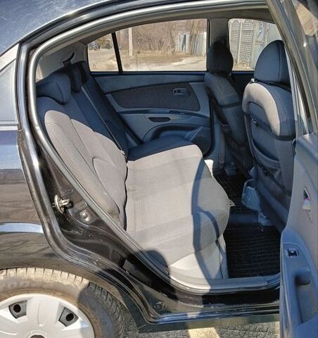 Черный Киа Рио, объемом двигателя 1.4 л и пробегом 297 тыс. км за 4300 $, фото 13 на Automoto.ua