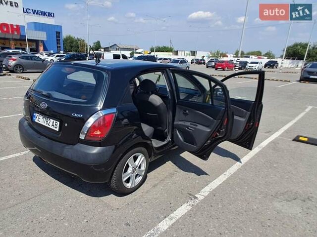 Черный Киа Рио, объемом двигателя 1.6 л и пробегом 164 тыс. км за 5400 $, фото 2 на Automoto.ua