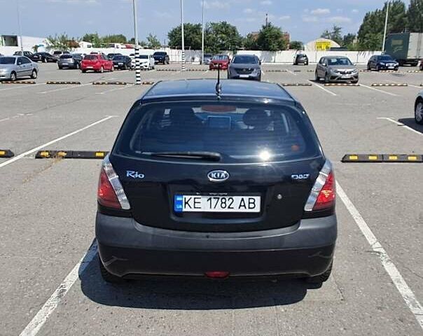 Черный Киа Рио, объемом двигателя 1.6 л и пробегом 164 тыс. км за 5400 $, фото 3 на Automoto.ua