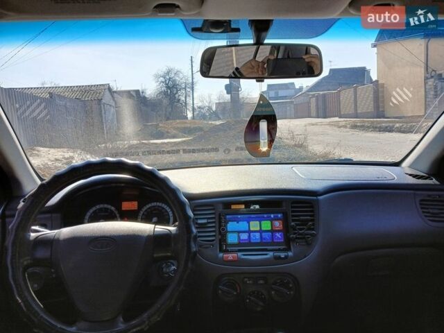 Черный Киа Рио, объемом двигателя 1.4 л и пробегом 297 тыс. км за 4300 $, фото 9 на Automoto.ua