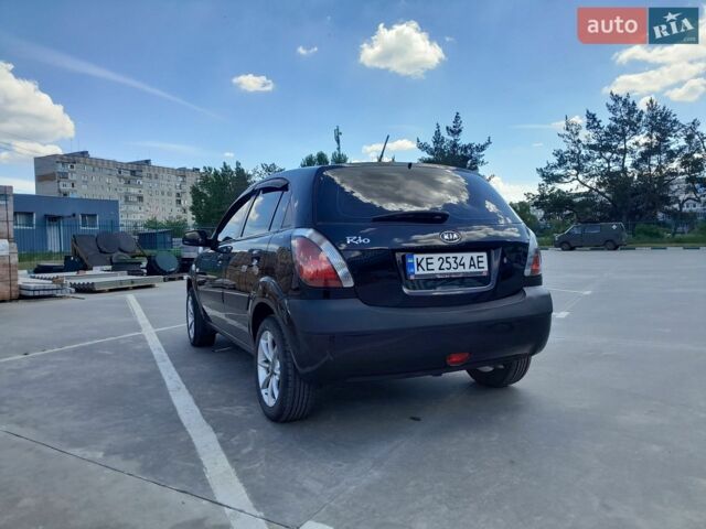 Черный Киа Рио, объемом двигателя 1.4 л и пробегом 185 тыс. км за 4100 $, фото 4 на Automoto.ua