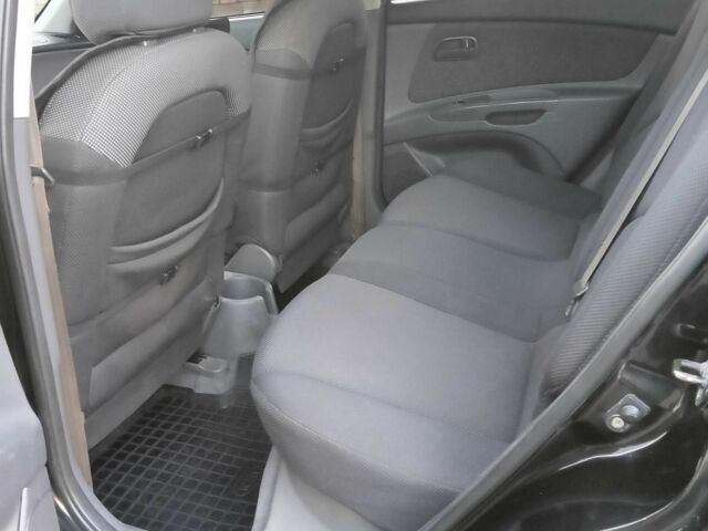 Черный Киа Рио, объемом двигателя 1.4 л и пробегом 297 тыс. км за 4500 $, фото 7 на Automoto.ua