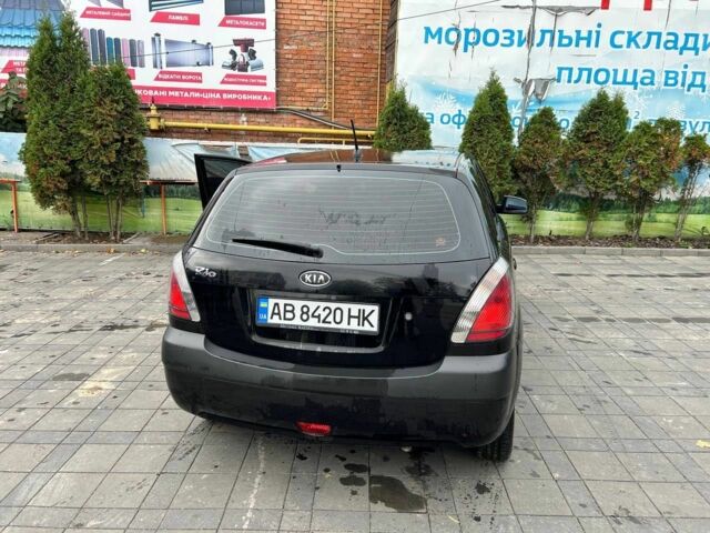 Чорний Кіа Ріо, об'ємом двигуна 1.4 л та пробігом 207 тис. км за 3952 $, фото 4 на Automoto.ua