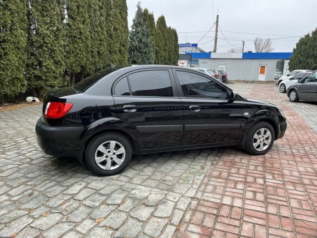 Чорний Кіа Ріо, об'ємом двигуна 1.4 л та пробігом 55 тис. км за 6800 $, фото 1 на Automoto.ua