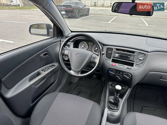 Черный Киа Рио, объемом двигателя 1.4 л и пробегом 158 тыс. км за 5000 $, фото 36 на Automoto.ua