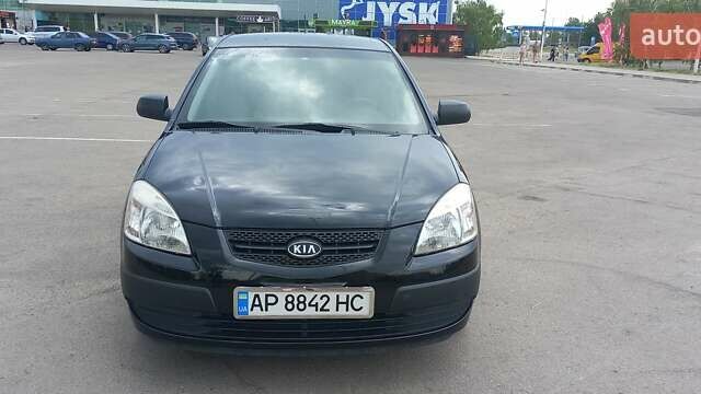 Черный Киа Рио, объемом двигателя 1.4 л и пробегом 144 тыс. км за 4600 $, фото 1 на Automoto.ua