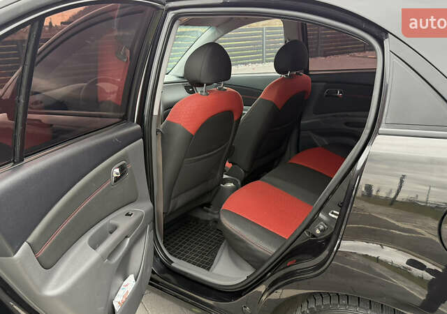Черный Киа Рио, объемом двигателя 1.4 л и пробегом 151 тыс. км за 4000 $, фото 16 на Automoto.ua