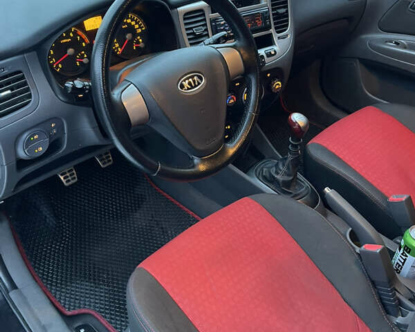 Черный Киа Рио, объемом двигателя 1.6 л и пробегом 233 тыс. км за 4199 $, фото 14 на Automoto.ua