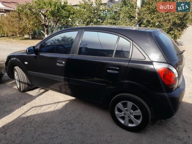 Черный Киа Рио, объемом двигателя 1.4 л и пробегом 220 тыс. км за 4500 $, фото 1 на Automoto.ua