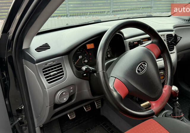 Черный Киа Рио, объемом двигателя 1.4 л и пробегом 151 тыс. км за 4000 $, фото 12 на Automoto.ua