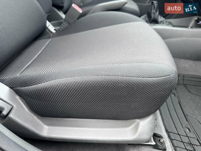 Черный Киа Рио, объемом двигателя 1.4 л и пробегом 158 тыс. км за 5000 $, фото 45 на Automoto.ua