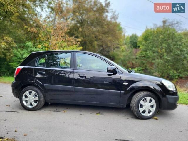 Черный Киа Рио, объемом двигателя 1.4 л и пробегом 184 тыс. км за 4999 $, фото 8 на Automoto.ua