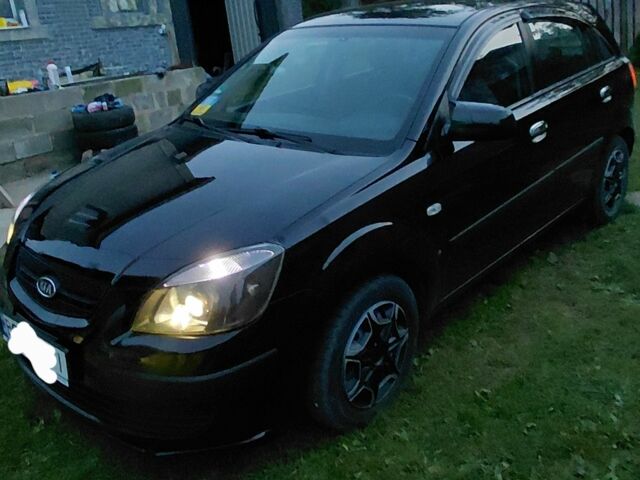 Черный Киа Рио, объемом двигателя 0 л и пробегом 292 тыс. км за 4500 $, фото 1 на Automoto.ua