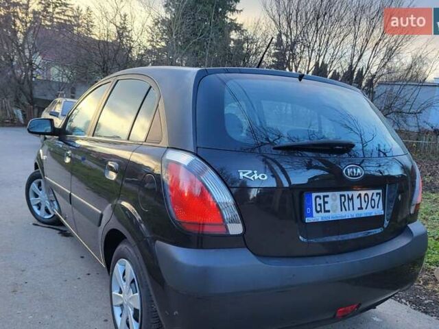 Чорний Кіа Ріо, об'ємом двигуна 1.4 л та пробігом 184 тис. км за 4800 $, фото 20 на Automoto.ua