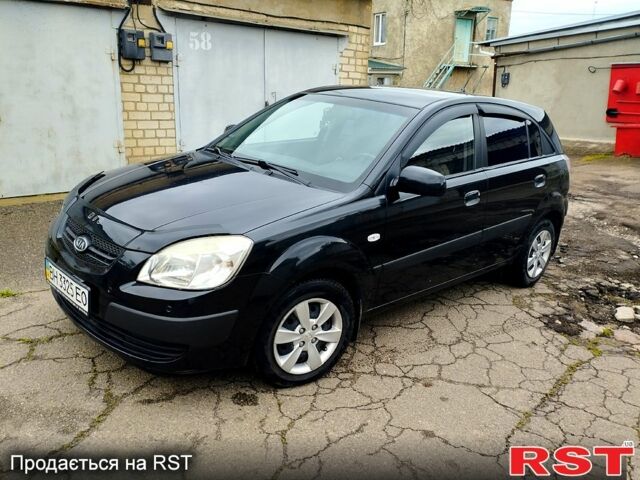 Черный Киа Рио, объемом двигателя 1.4 л и пробегом 110 тыс. км за 6399 $, фото 1 на Automoto.ua