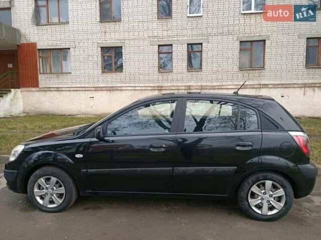 Черный Киа Рио, объемом двигателя 1.4 л и пробегом 201 тыс. км за 4200 $, фото 4 на Automoto.ua