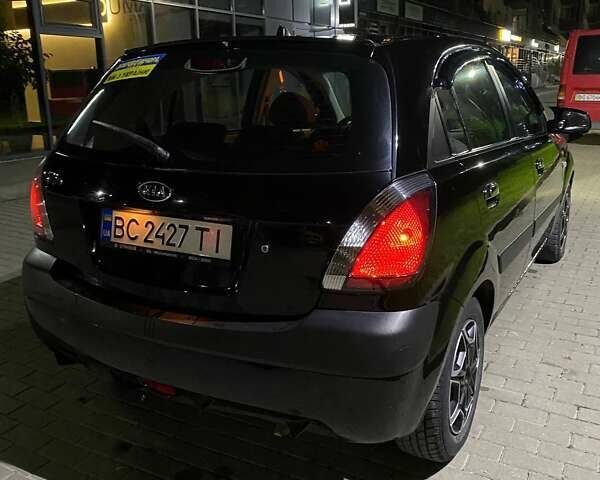 Черный Киа Рио, объемом двигателя 1.4 л и пробегом 293 тыс. км за 4500 $, фото 7 на Automoto.ua