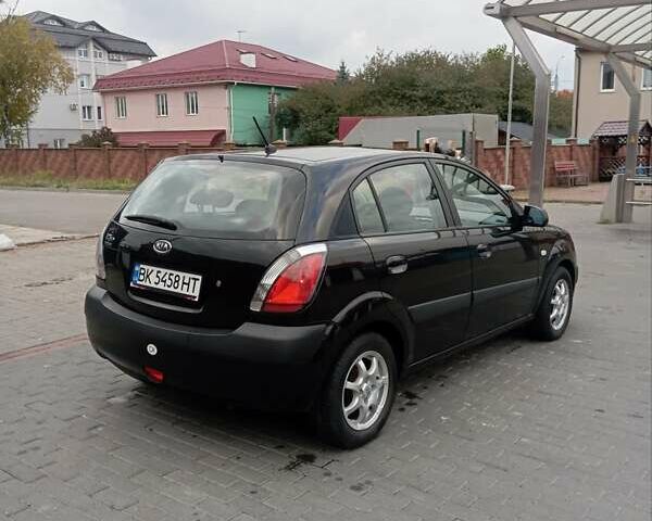 Черный Киа Рио, объемом двигателя 1.4 л и пробегом 203 тыс. км за 4499 $, фото 33 на Automoto.ua