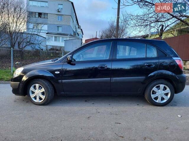 Чорний Кіа Ріо, об'ємом двигуна 1.4 л та пробігом 184 тис. км за 4800 $, фото 21 на Automoto.ua