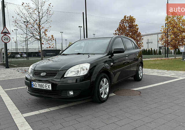 Черный Киа Рио, объемом двигателя 1.4 л и пробегом 151 тыс. км за 4000 $, фото 1 на Automoto.ua