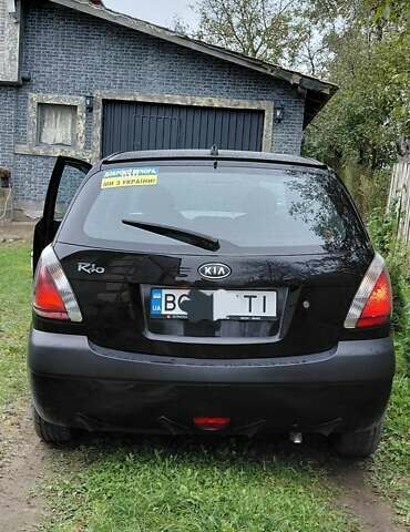 Черный Киа Рио, объемом двигателя 1.4 л и пробегом 293 тыс. км за 4500 $, фото 13 на Automoto.ua