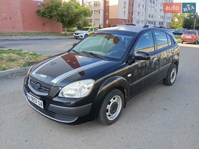 Черный Киа Рио, объемом двигателя 1.4 л и пробегом 153 тыс. км за 3600 $, фото 6 на Automoto.ua