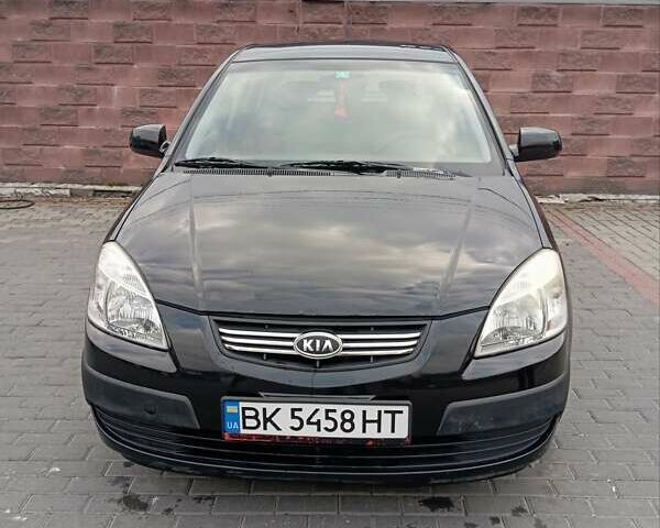 Черный Киа Рио, объемом двигателя 1.4 л и пробегом 203 тыс. км за 4499 $, фото 27 на Automoto.ua