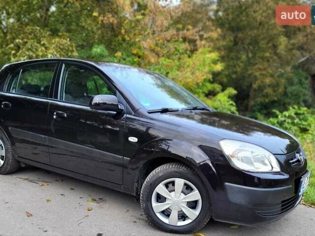 Черный Киа Рио, объемом двигателя 1.4 л и пробегом 184 тыс. км за 4999 $, фото 6 на Automoto.ua