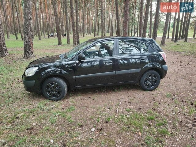 Чорний Кіа Ріо, об'ємом двигуна 1.34 л та пробігом 167 тис. км за 5000 $, фото 2 на Automoto.ua