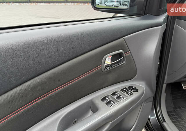 Черный Киа Рио, объемом двигателя 1.4 л и пробегом 151 тыс. км за 4000 $, фото 15 на Automoto.ua