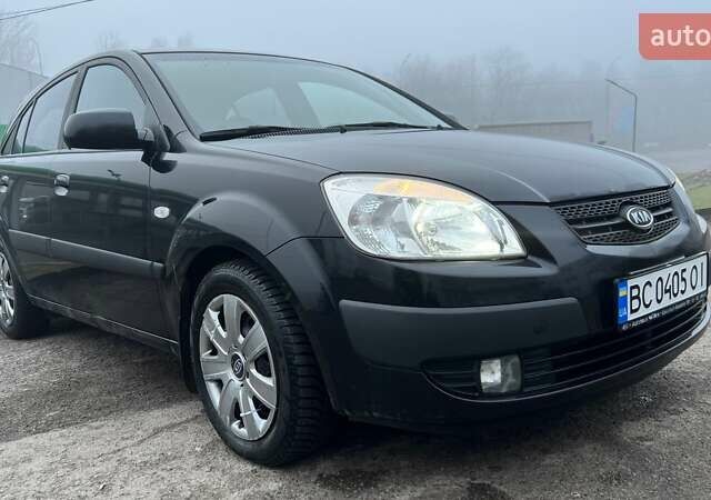 Черный Киа Рио, объемом двигателя 1.6 л и пробегом 230 тыс. км за 4900 $, фото 11 на Automoto.ua