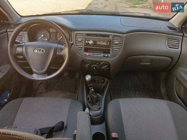 Черный Киа Рио, объемом двигателя 1.4 л и пробегом 153 тыс. км за 3600 $, фото 9 на Automoto.ua