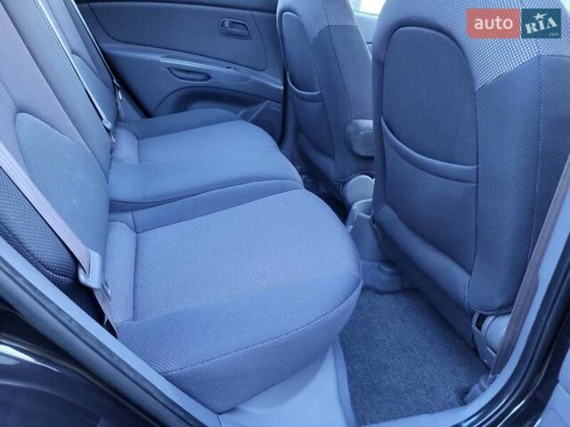 Чорний Кіа Ріо, об'ємом двигуна 1.4 л та пробігом 184 тис. км за 4800 $, фото 15 на Automoto.ua