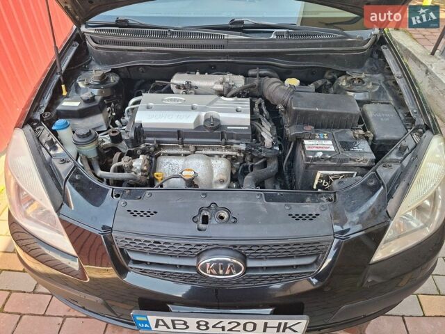 Черный Киа Рио, объемом двигателя 1.4 л и пробегом 205 тыс. км за 3800 $, фото 5 на Automoto.ua