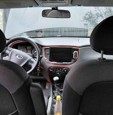 Черный Киа Рио, объемом двигателя 0 л и пробегом 292 тыс. км за 4500 $, фото 9 на Automoto.ua