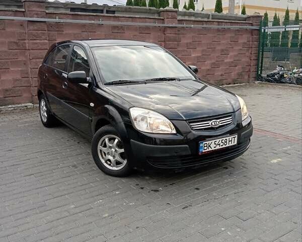 Черный Киа Рио, объемом двигателя 1.4 л и пробегом 203 тыс. км за 4499 $, фото 23 на Automoto.ua