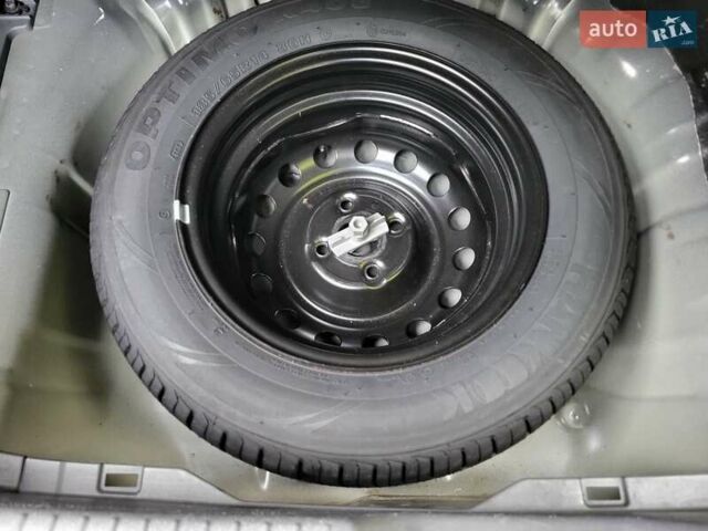 Черный Киа Рио, объемом двигателя 1.4 л и пробегом 184 тыс. км за 4999 $, фото 52 на Automoto.ua