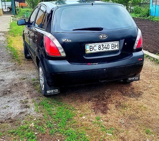 Черный Киа Рио, объемом двигателя 1.4 л и пробегом 160 тыс. км за 4500 $, фото 1 на Automoto.ua