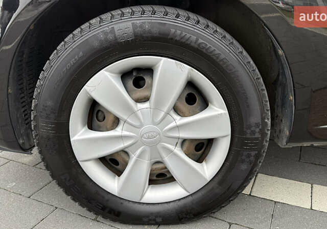 Черный Киа Рио, объемом двигателя 1.4 л и пробегом 151 тыс. км за 4000 $, фото 19 на Automoto.ua