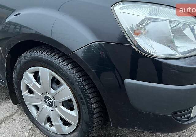 Черный Киа Рио, объемом двигателя 1.6 л и пробегом 230 тыс. км за 4900 $, фото 20 на Automoto.ua