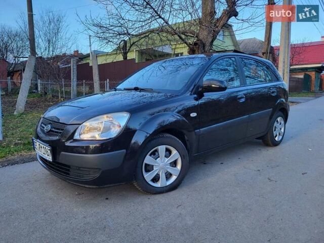 Чорний Кіа Ріо, об'ємом двигуна 1.4 л та пробігом 184 тис. км за 4800 $, фото 22 на Automoto.ua