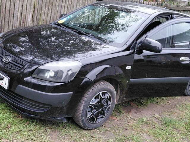 Черный Киа Рио, объемом двигателя 0 л и пробегом 292 тыс. км за 4500 $, фото 2 на Automoto.ua