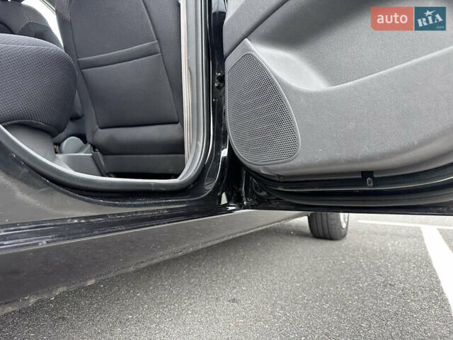 Черный Киа Рио, объемом двигателя 1.4 л и пробегом 158 тыс. км за 5000 $, фото 49 на Automoto.ua