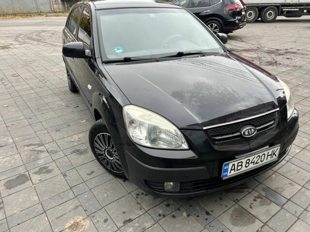 Чорний Кіа Ріо, об'ємом двигуна 1.4 л та пробігом 207 тис. км за 3952 $, фото 5 на Automoto.ua