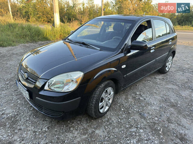 Черный Киа Рио, объемом двигателя 1.4 л и пробегом 156 тыс. км за 5300 $, фото 11 на Automoto.ua